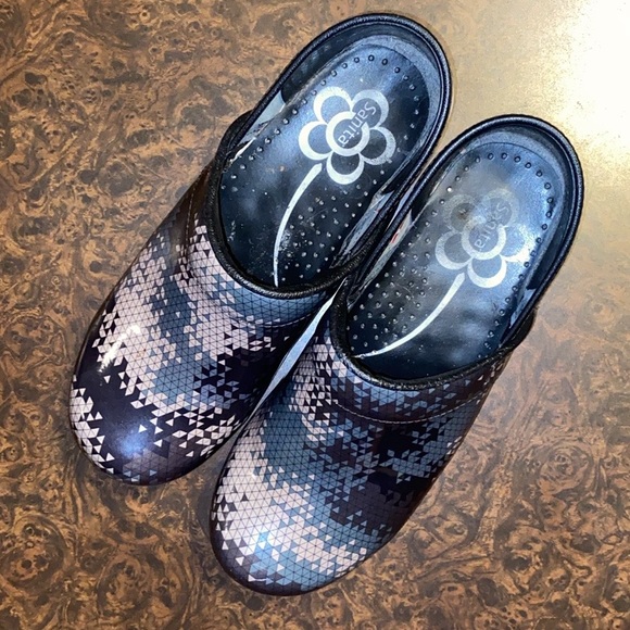 Sanita The Original Danish Clogs in Geometric Print - size 39 - Picture 6 of 13